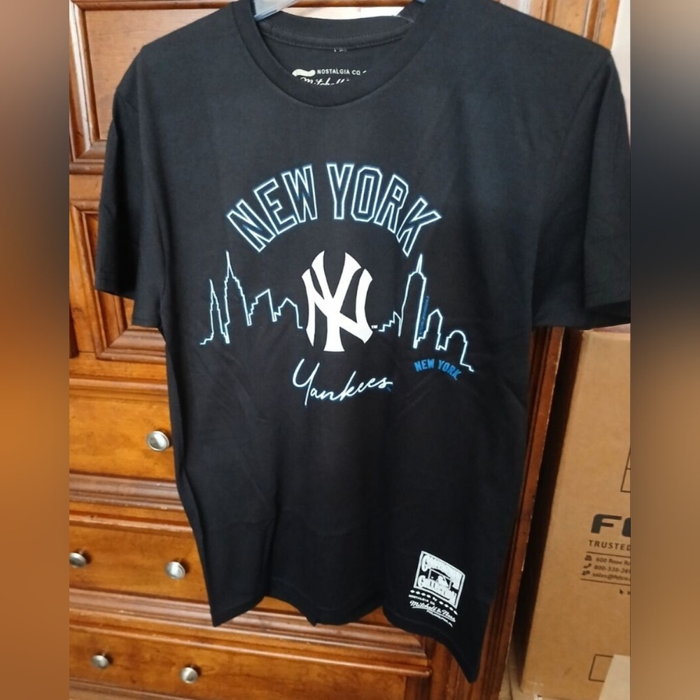 Mitchell & Ness Yankees Skyline shirt